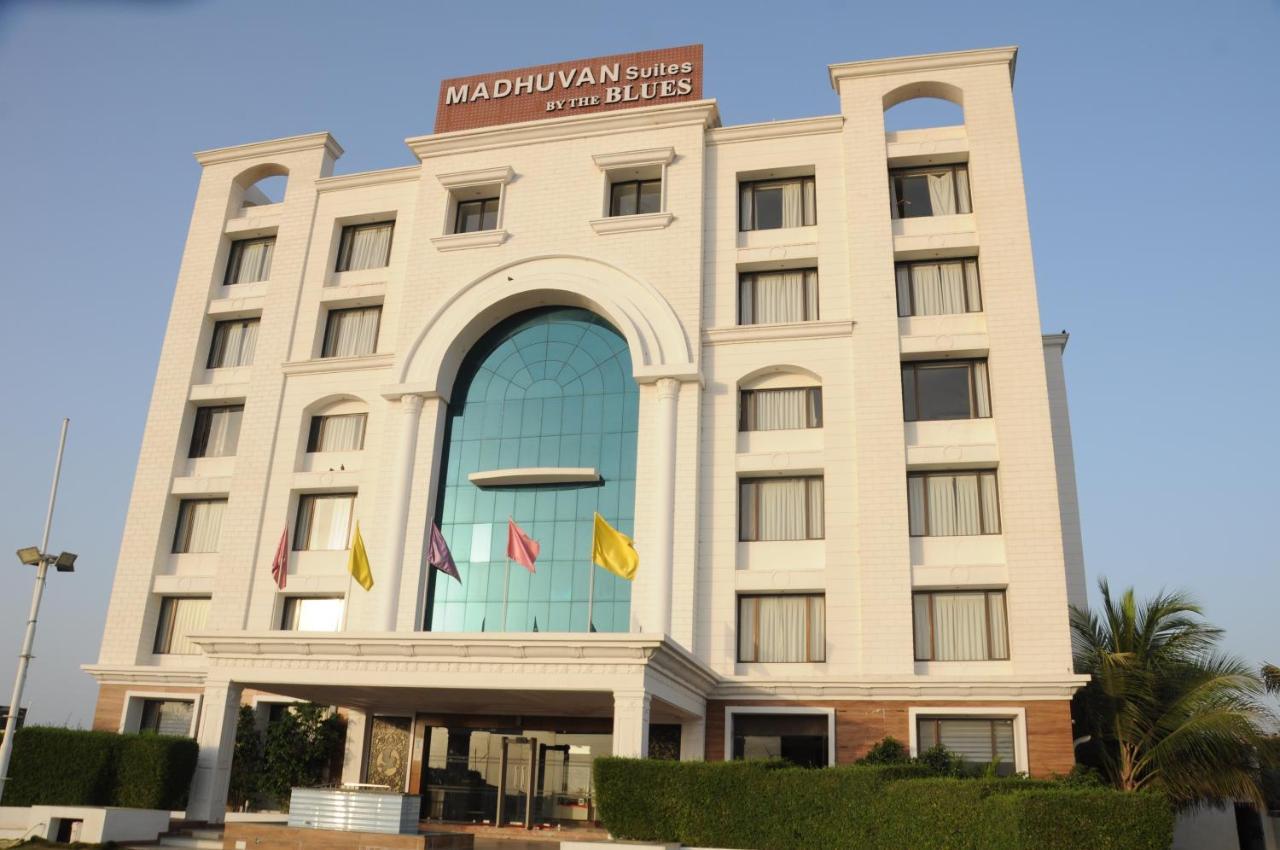 Daksh The Madhuvan Suites Dwarka المظهر الخارجي الصورة