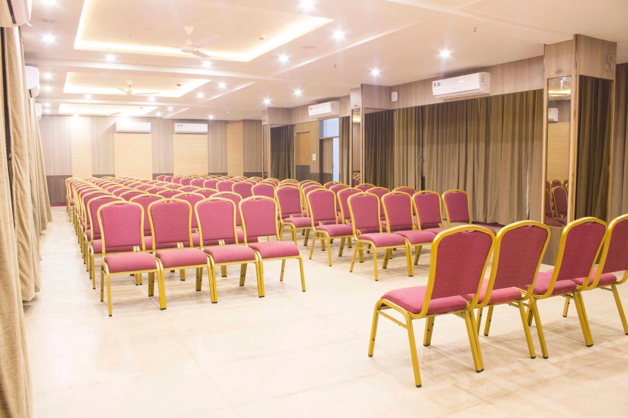 Daksh The Madhuvan Suites Dwarka المظهر الخارجي الصورة